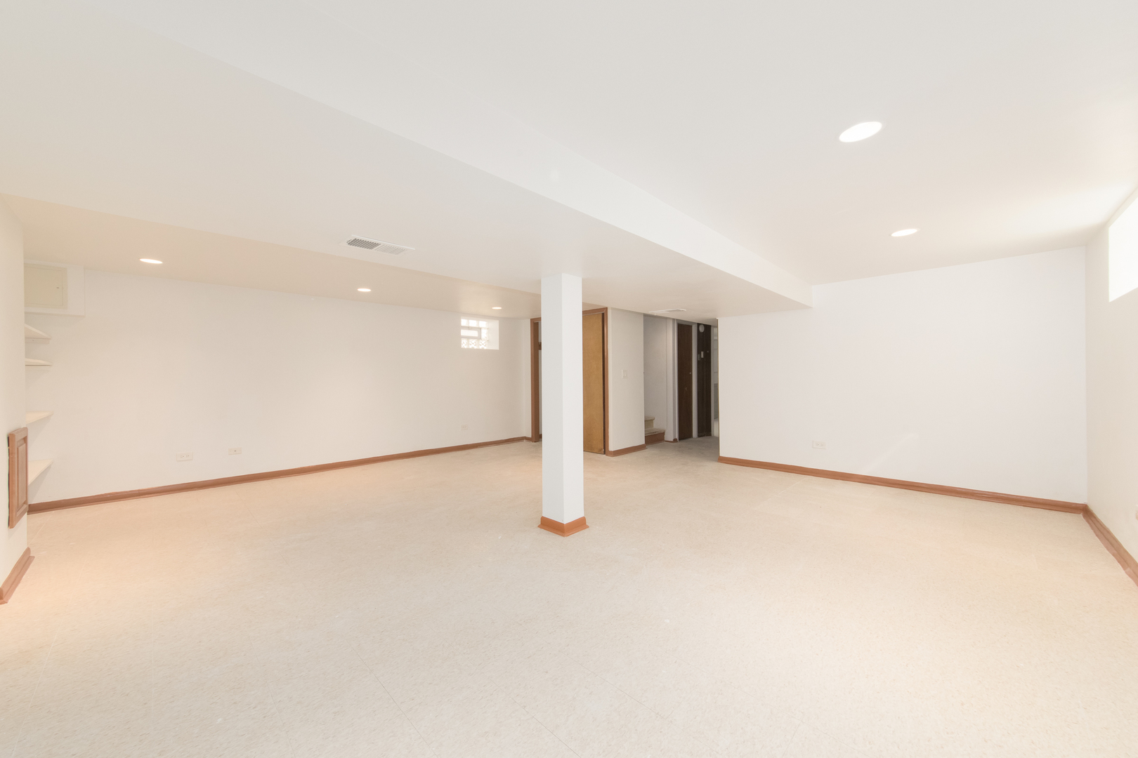 4846 W Foster Avenue, Chicago, IL 60630