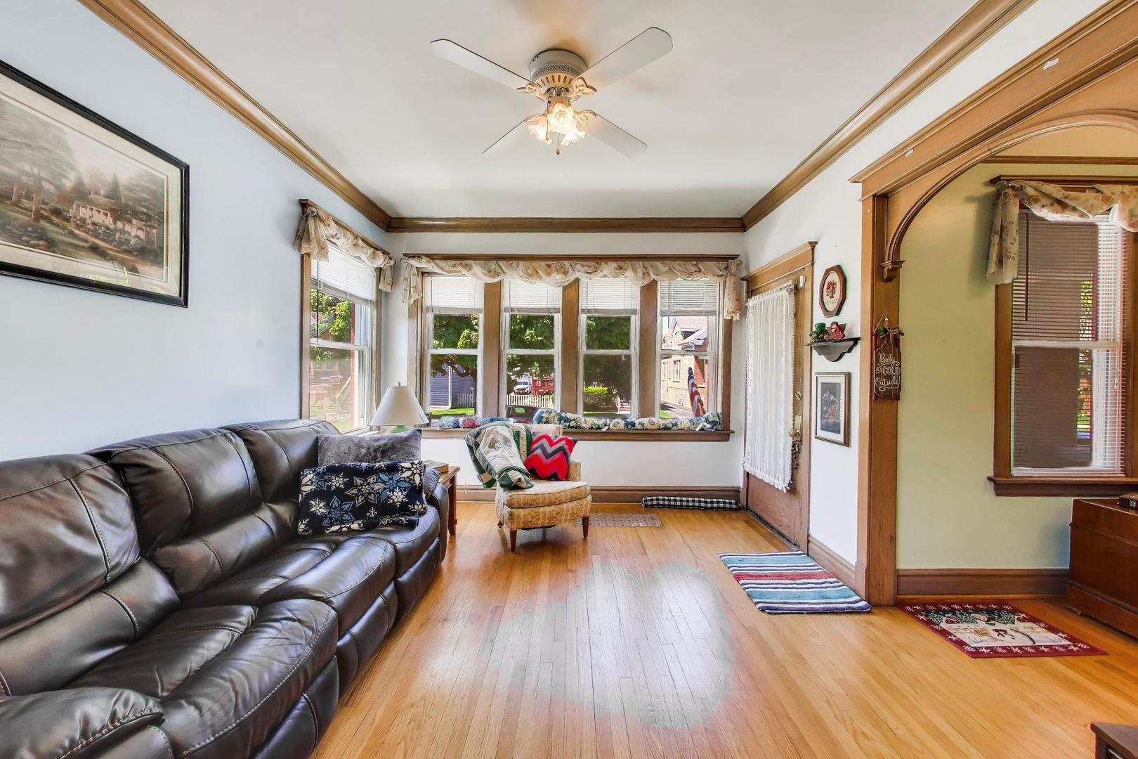 1331 Wesley Avenue, Berwyn, IL 60402