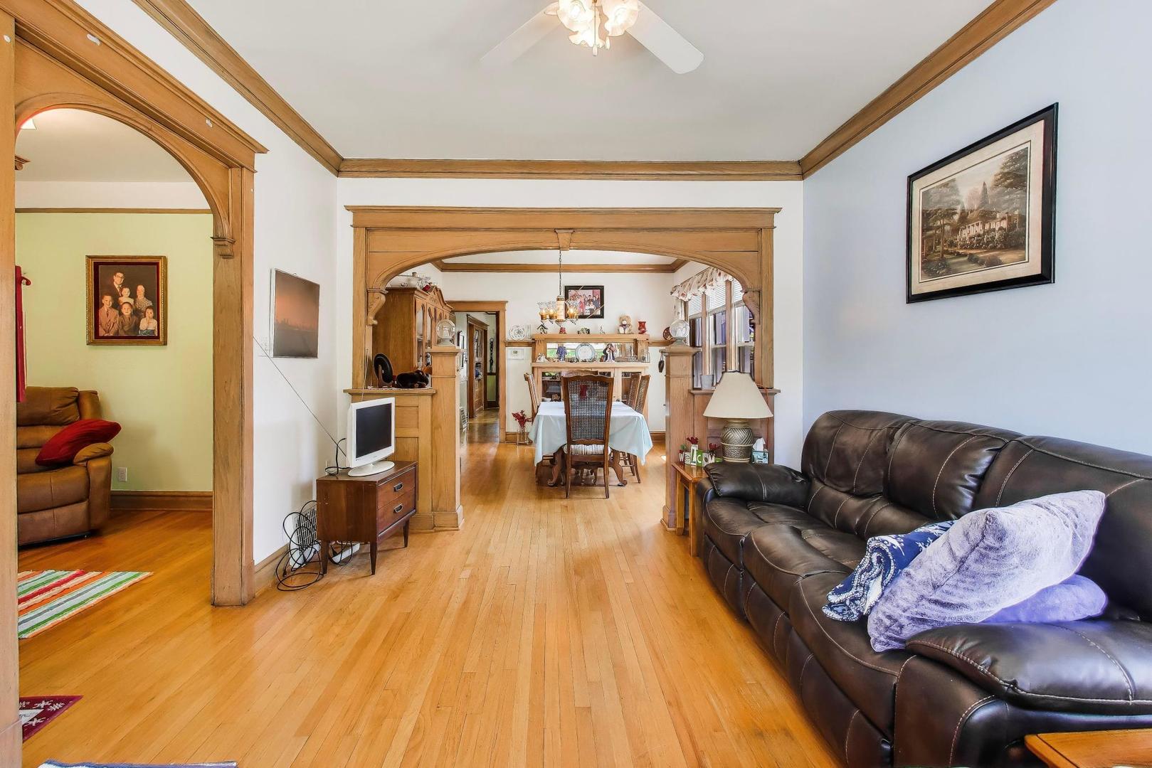 1331 Wesley Avenue, Berwyn, IL 60402