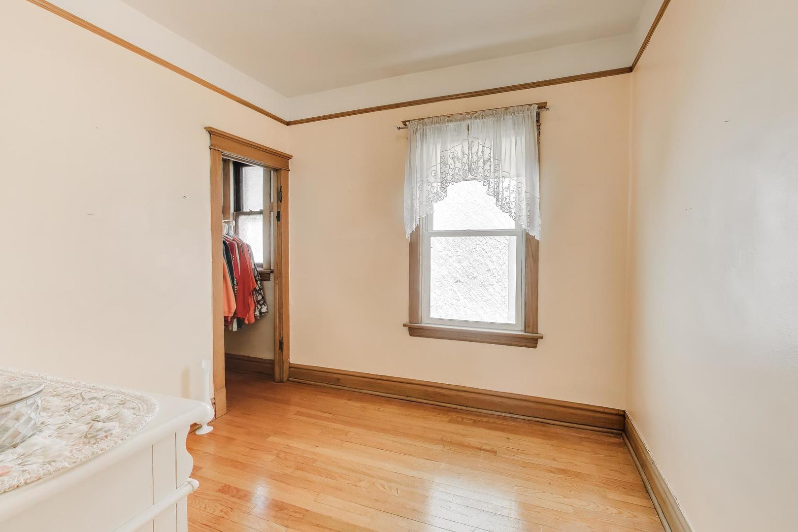 1331 Wesley Avenue, Berwyn, IL 60402
