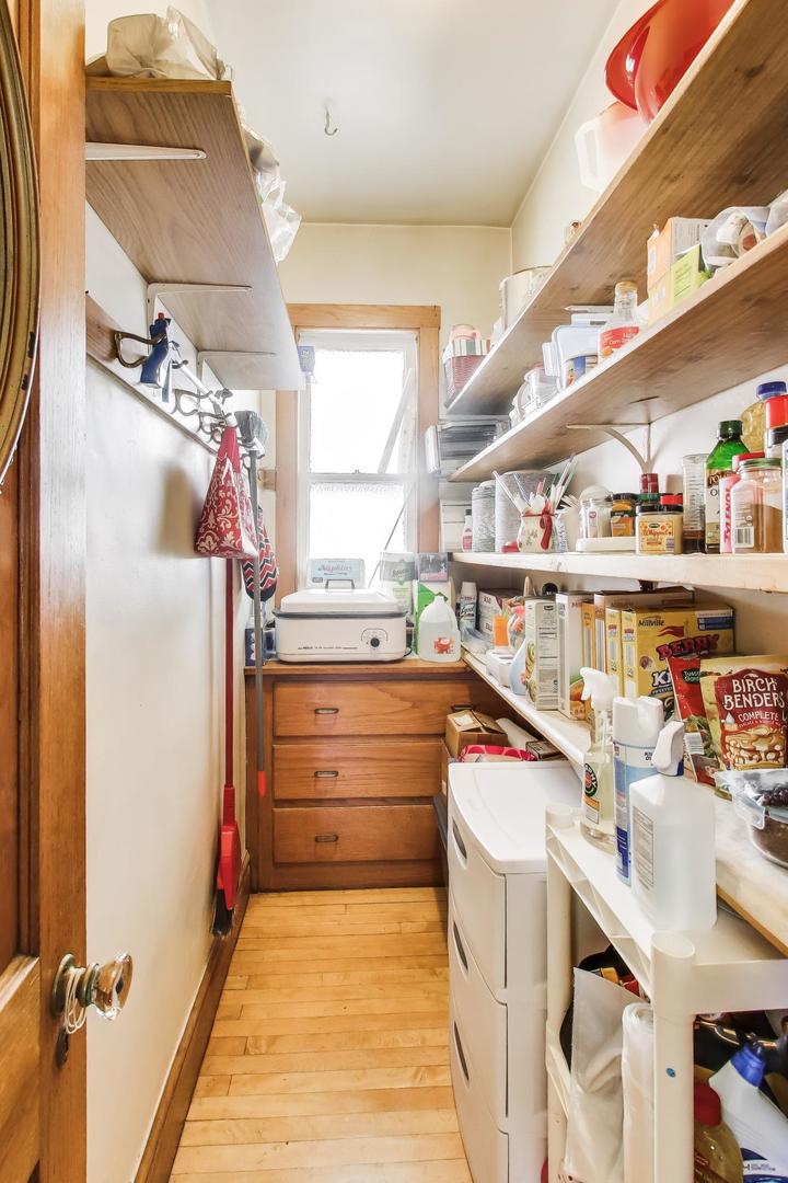 1331 Wesley Avenue, Berwyn, IL 60402