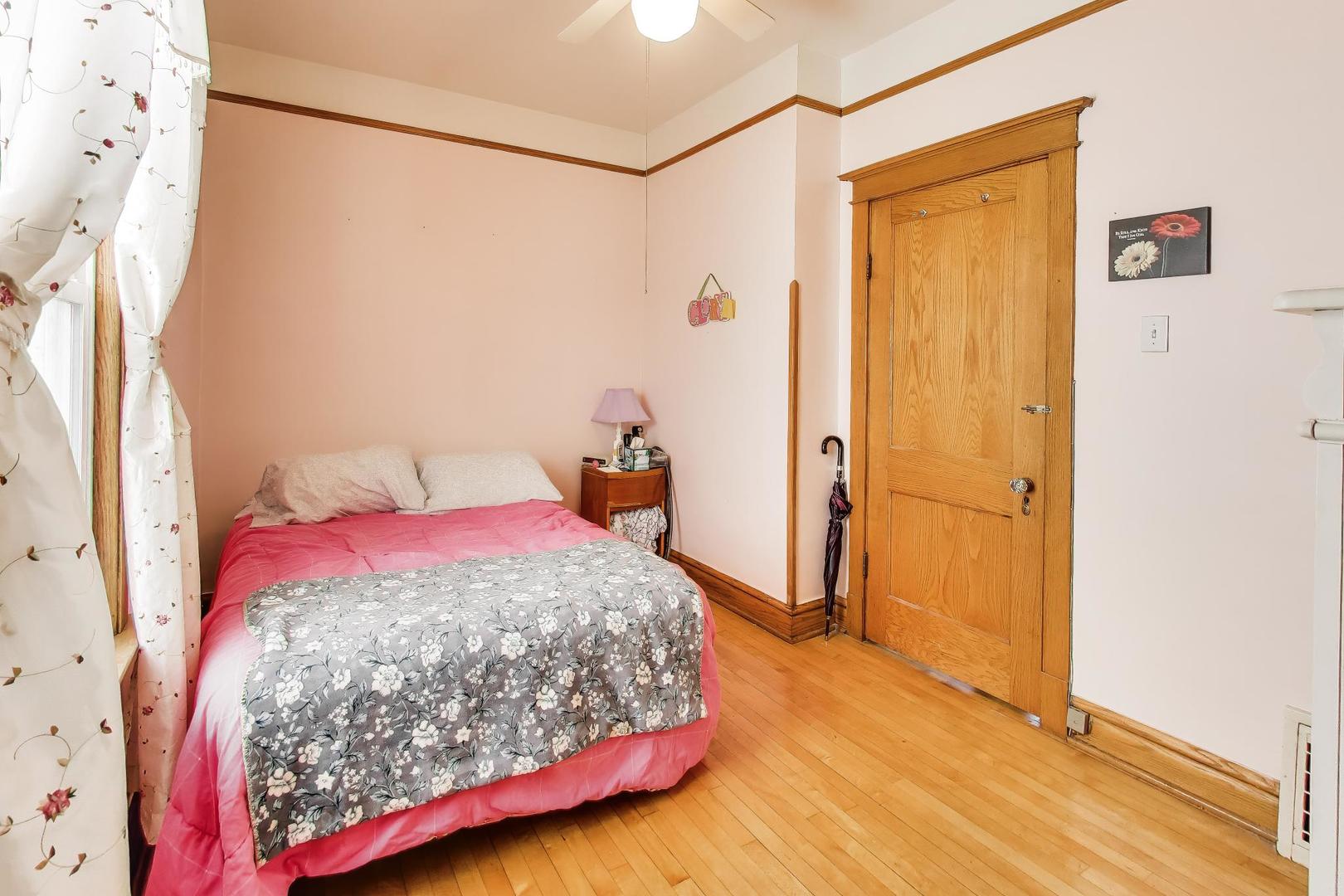 1331 Wesley Avenue, Berwyn, IL 60402