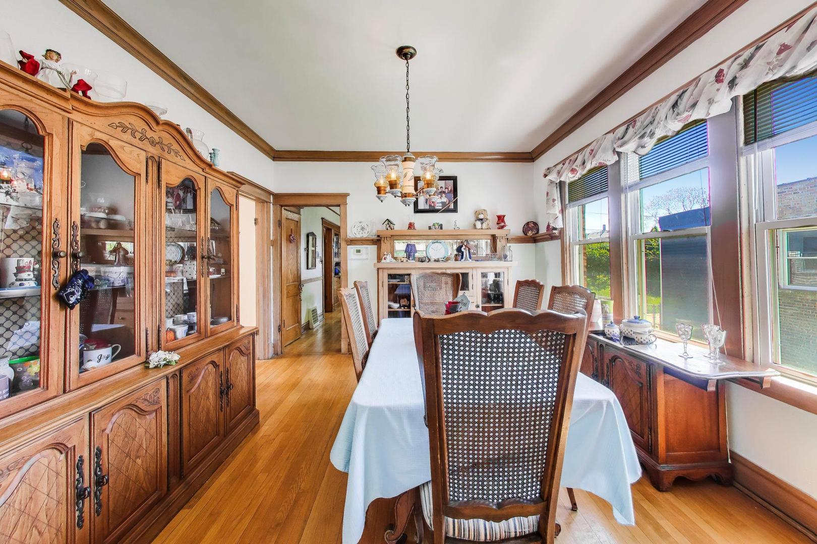 1331 Wesley Avenue, Berwyn, IL 60402