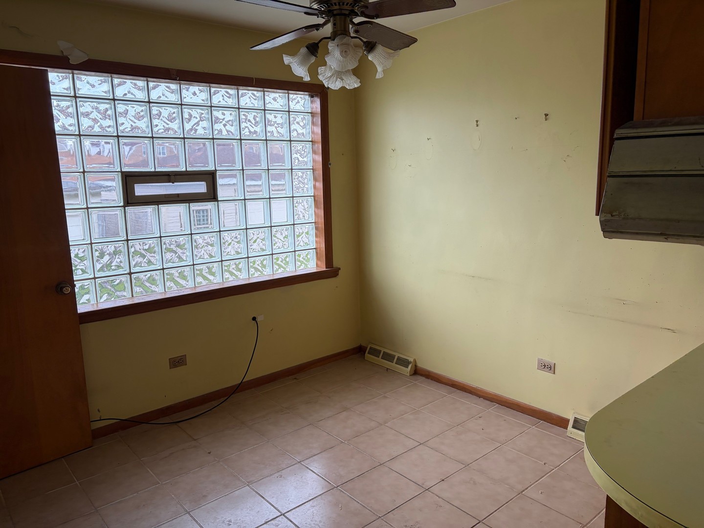 10031 S Forest Avenue, Chicago, IL 60628