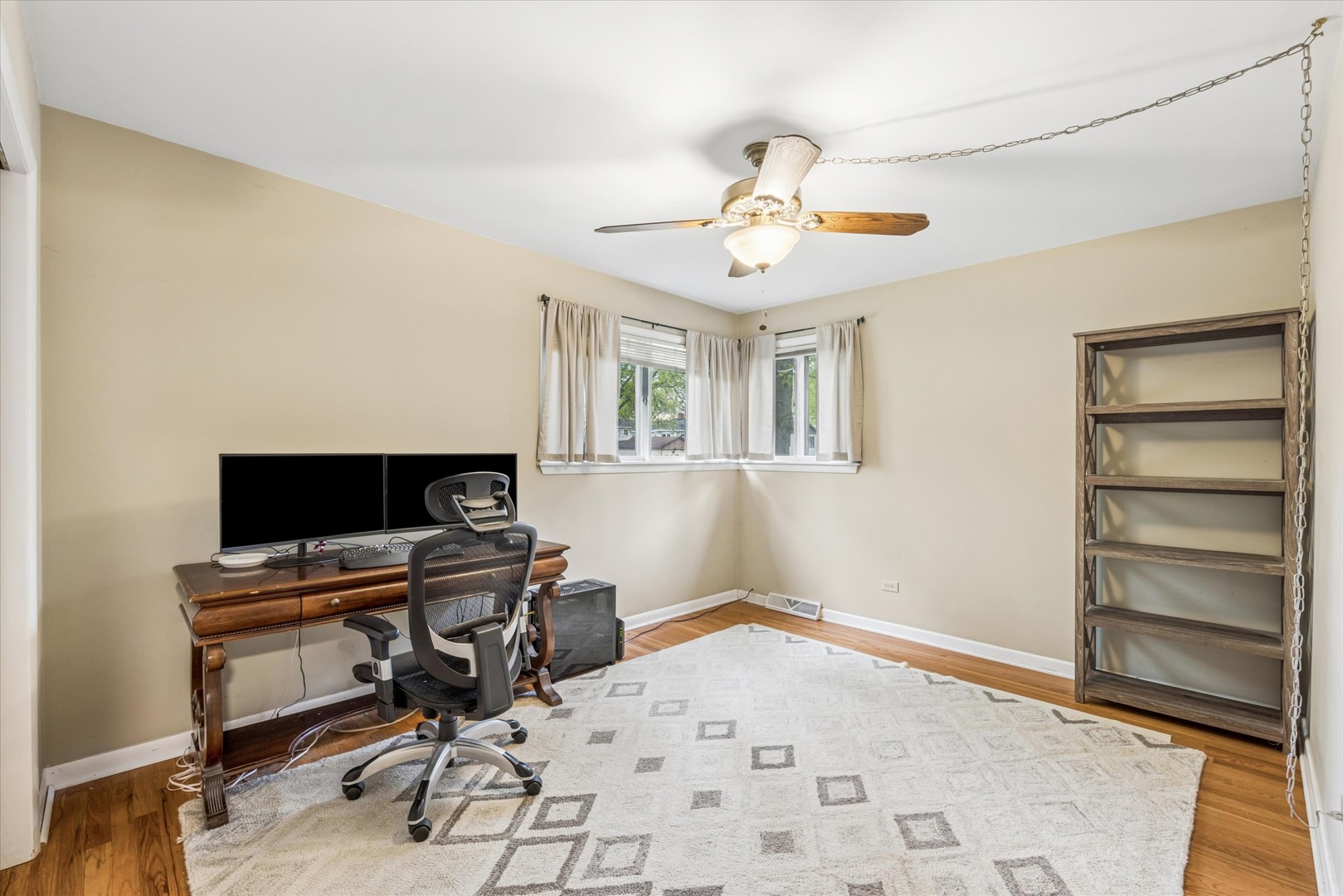 24 E Congress Street, Villa Park, IL 60181