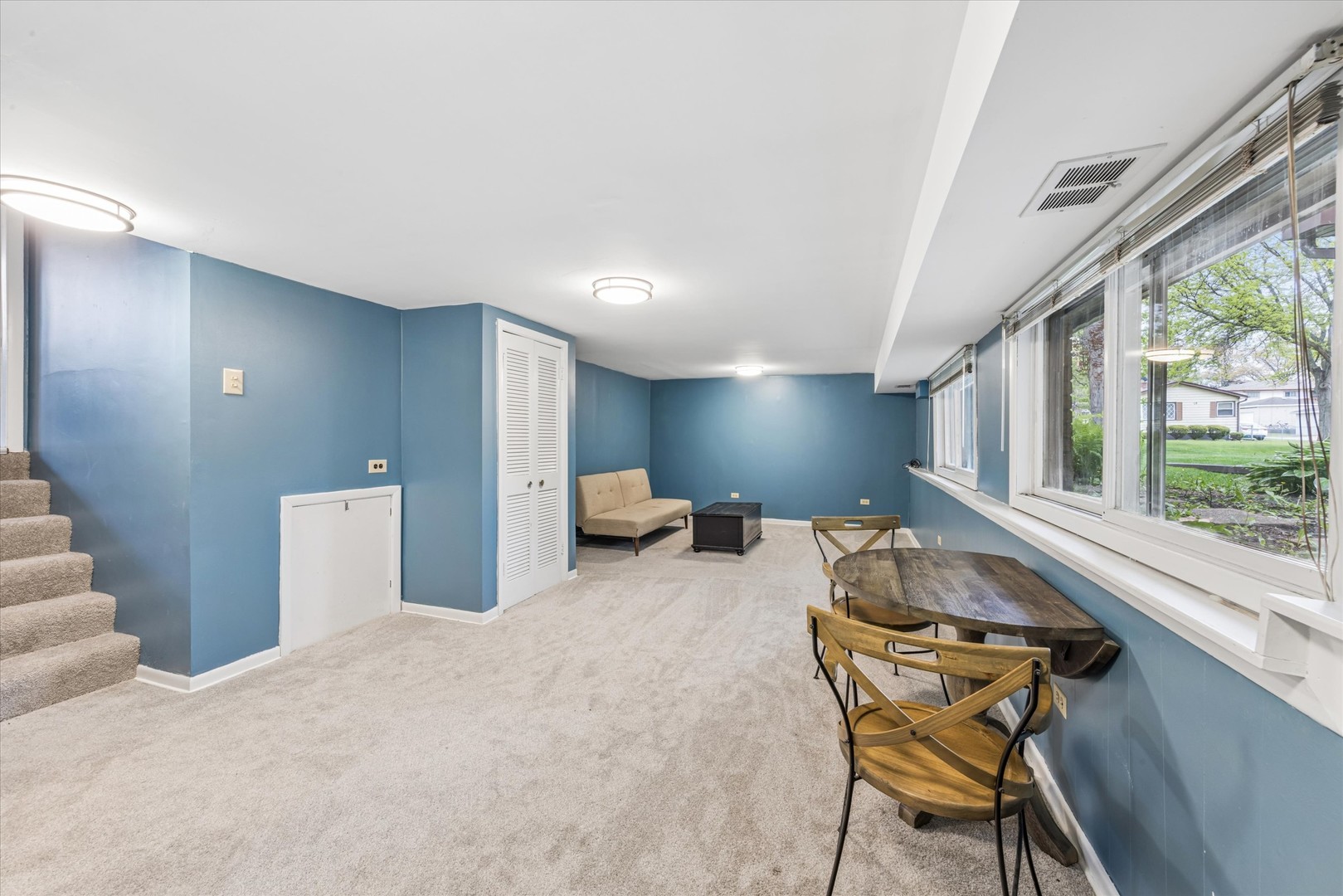 24 E Congress Street, Villa Park, IL 60181