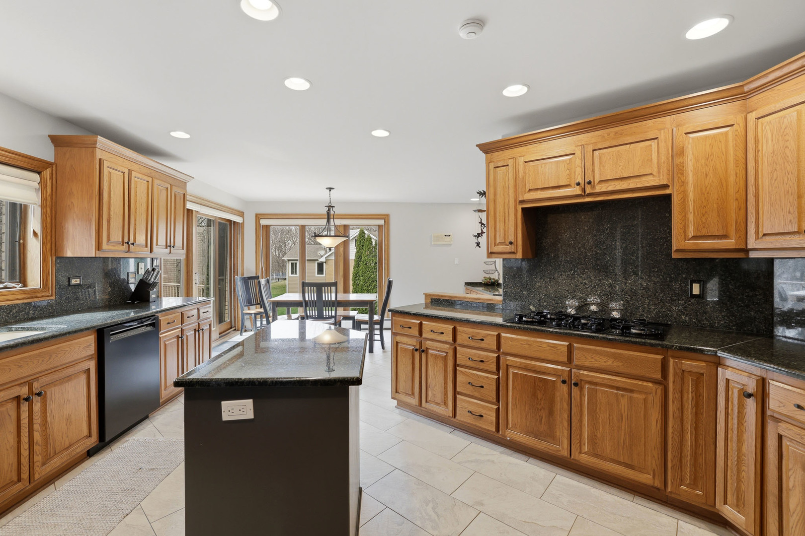 33 W Eureka Drive, Lemont, IL 60439