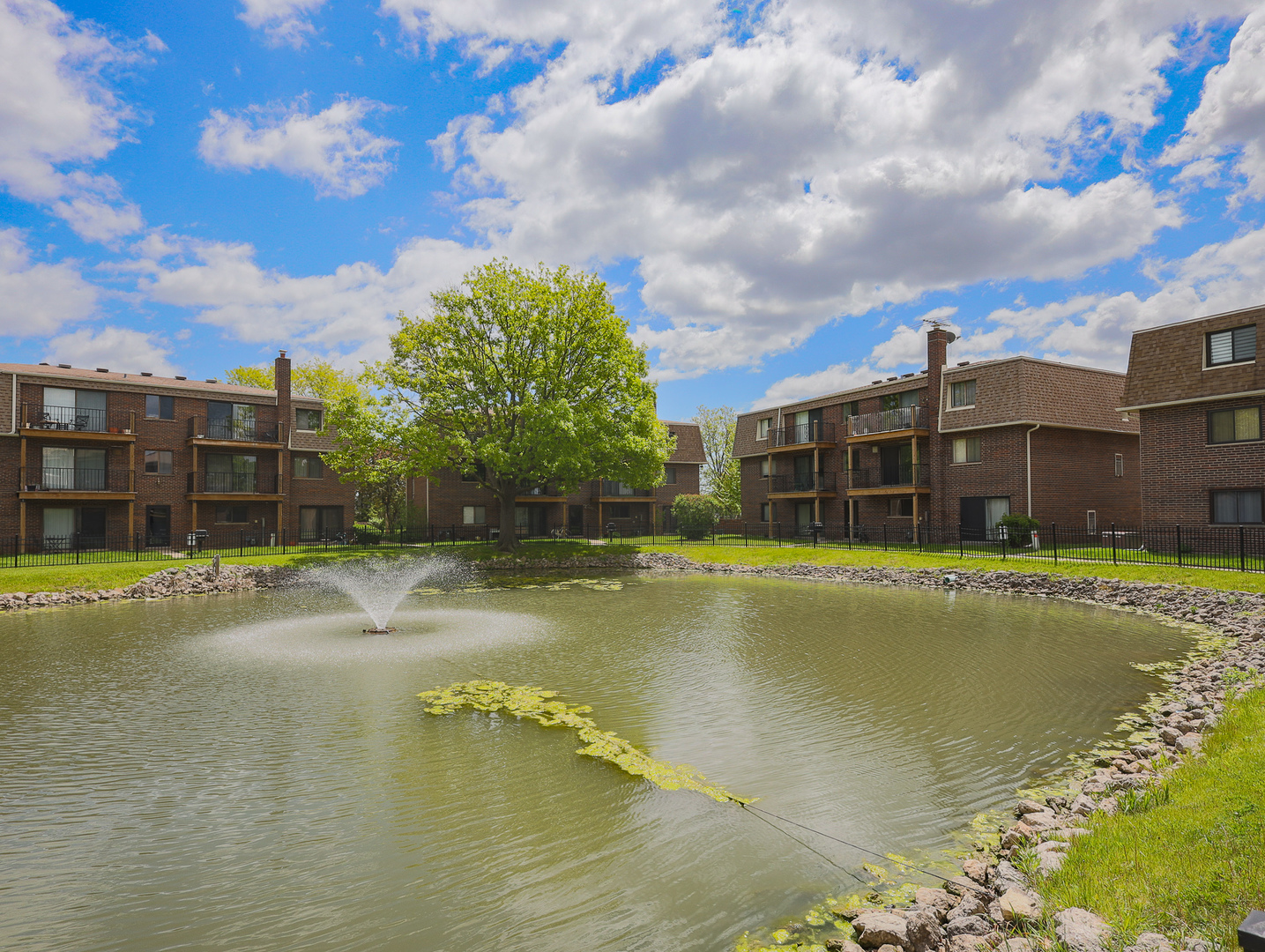 1412 Carol Court #1B, Palatine, IL 60074