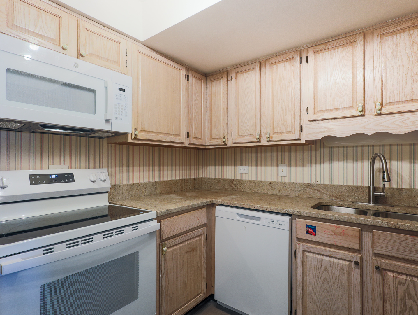 1412 Carol Court #1B, Palatine, IL 60074