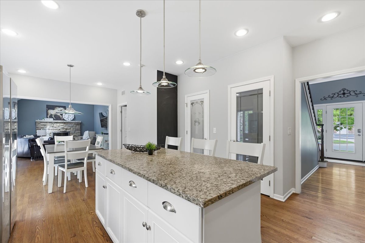 2607 Bangert Court, Naperville, IL 60564