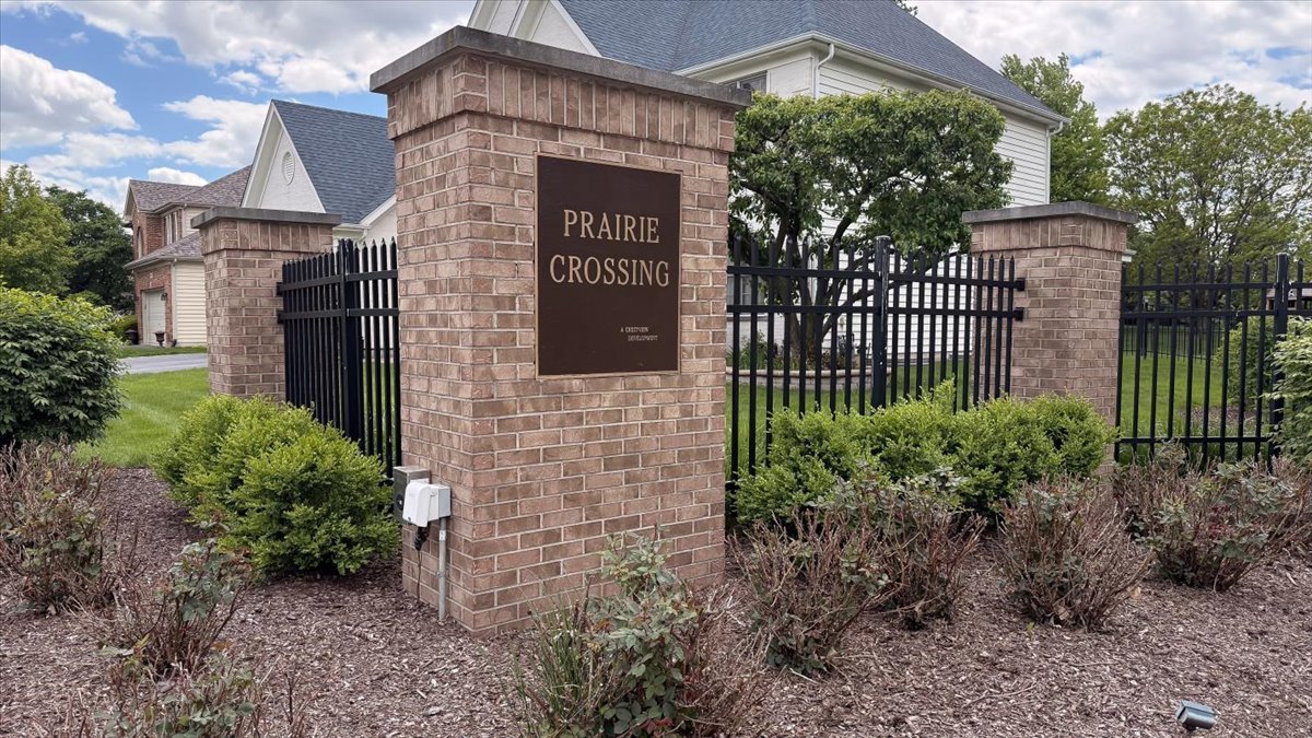 2607 Bangert Court, Naperville, IL 60564