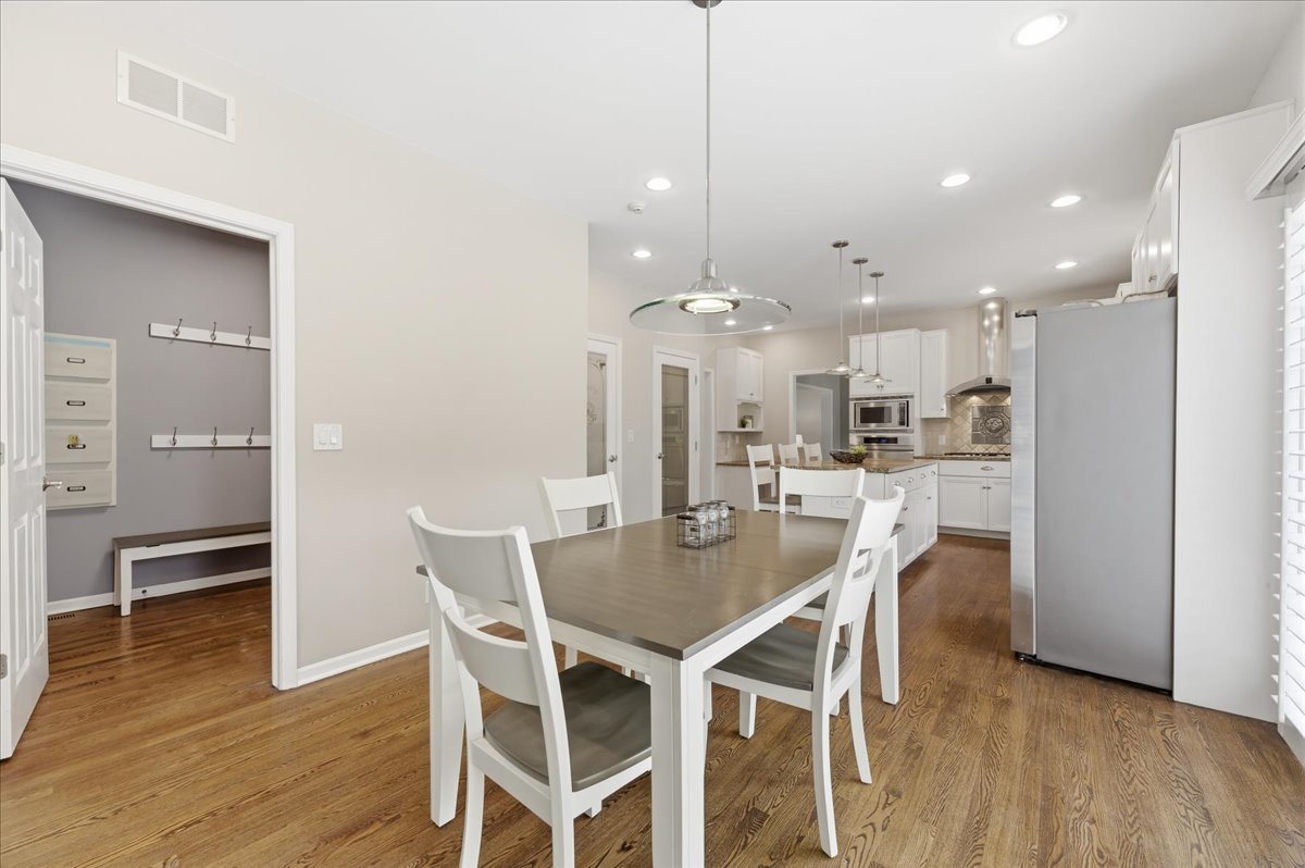 2607 Bangert Court, Naperville, IL 60564