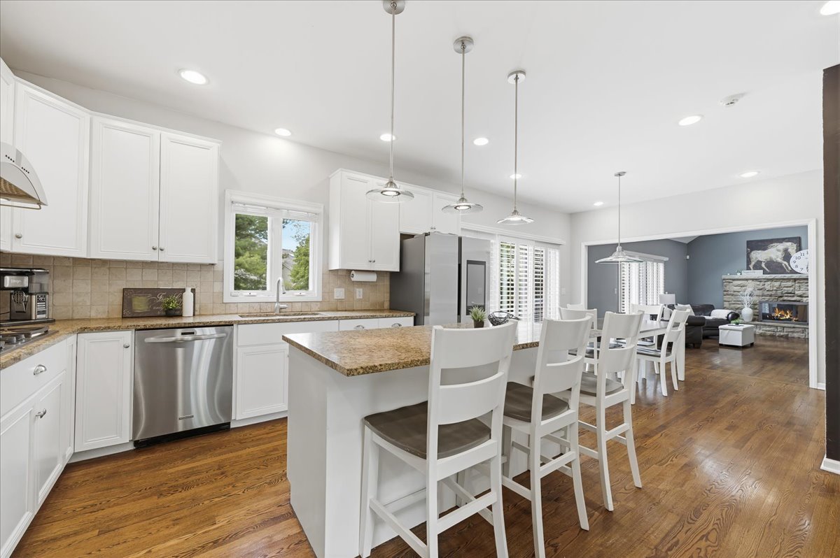 2607 Bangert Court, Naperville, IL 60564