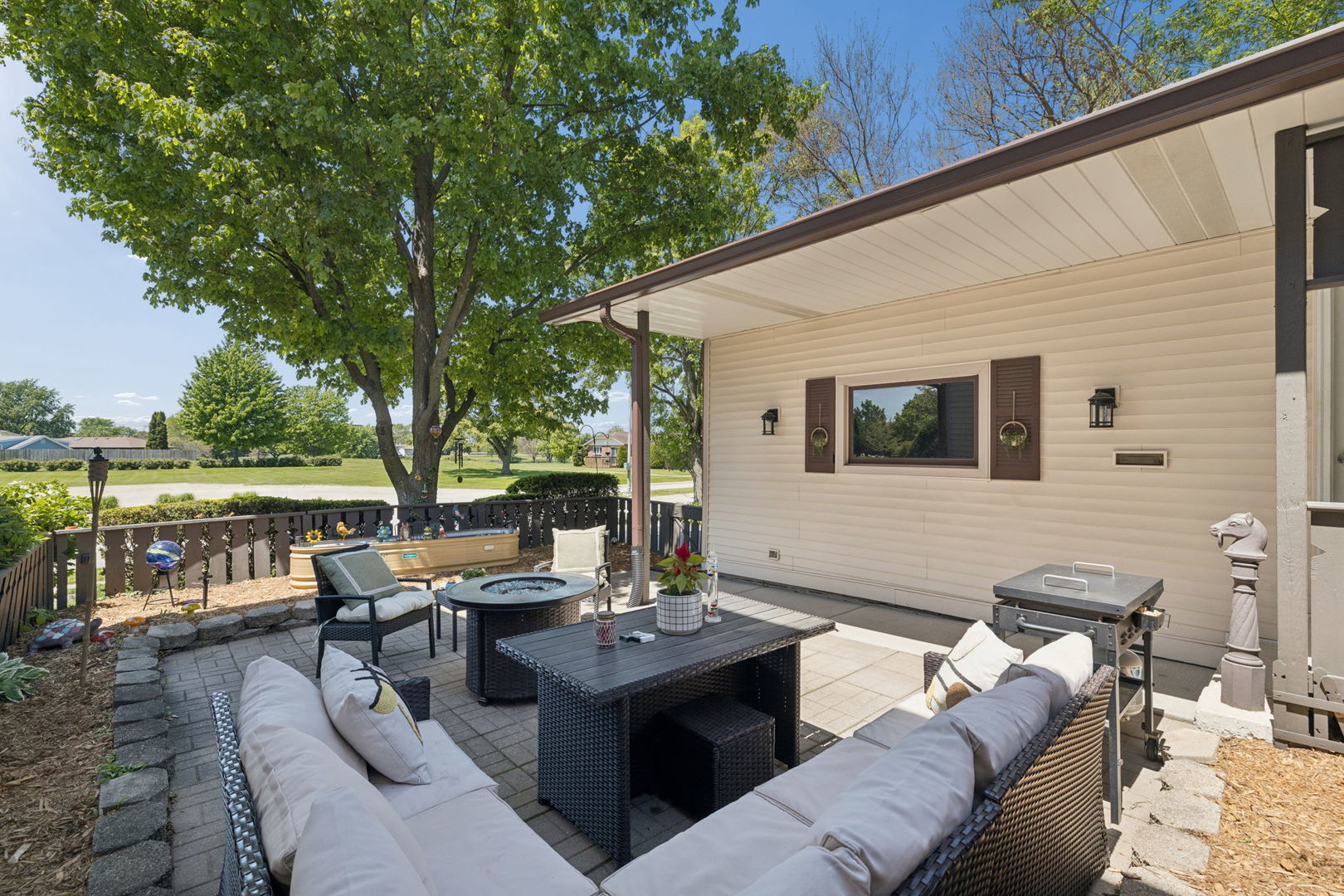16343 Brementowne Drive, Tinley Park, IL 60477