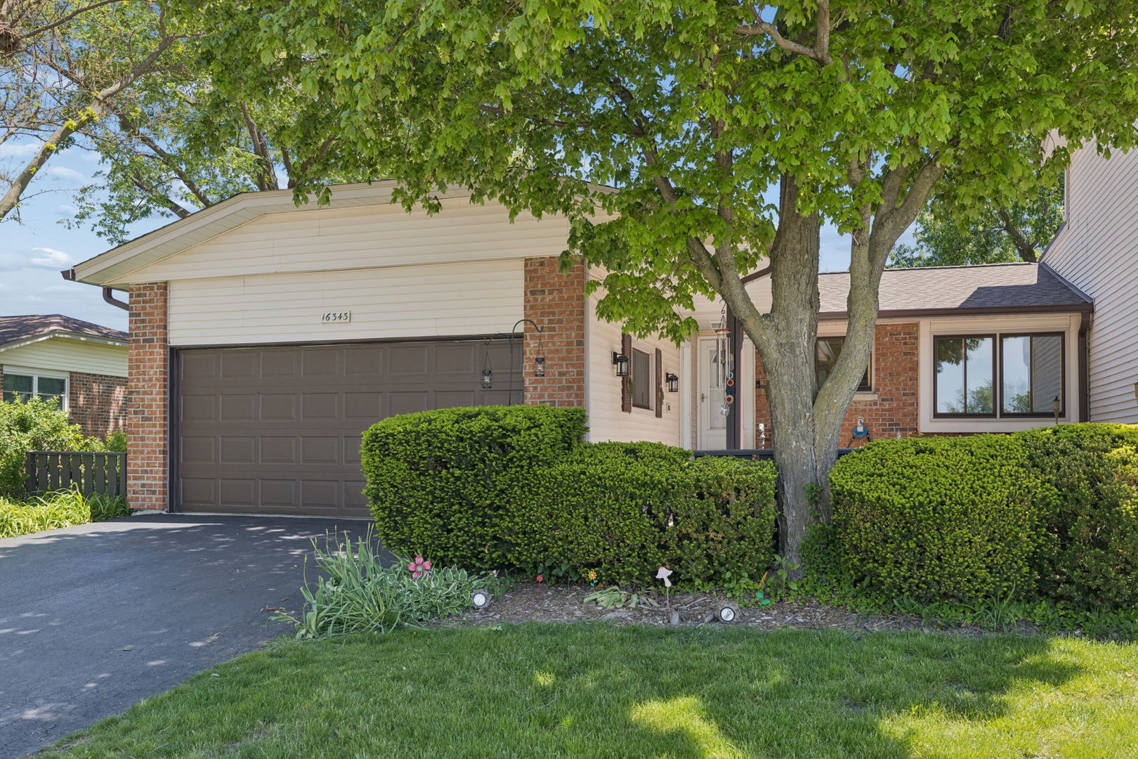 16343 Brementowne Drive, Tinley Park, IL 60477