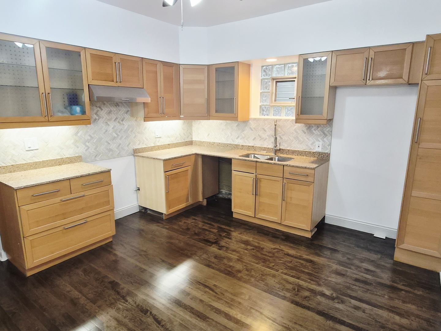 7826 S Bennett Avenue #1, Chicago, IL 60649