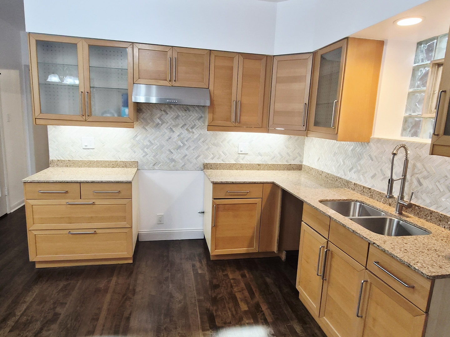 7826 S Bennett Avenue #1, Chicago, IL 60649