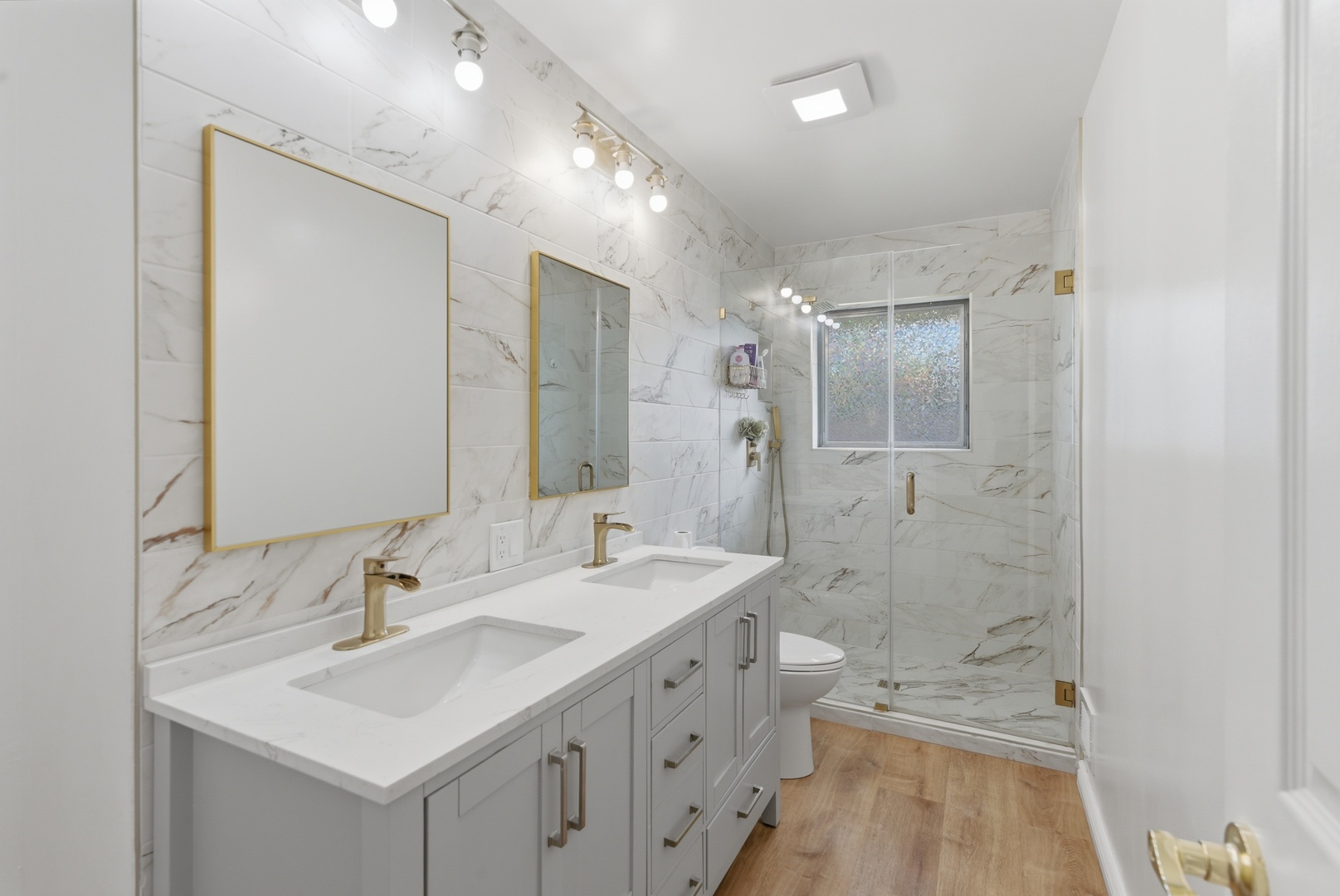 25 N Prindle Avenue, Arlington Heights, IL 60004
