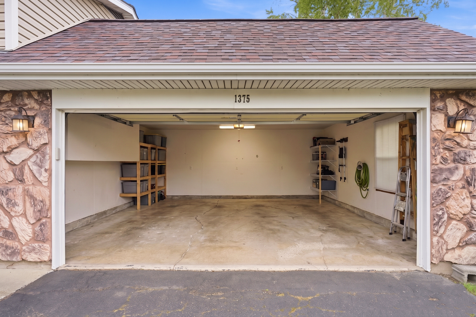 1375 Borden Drive, Elgin, IL 60120