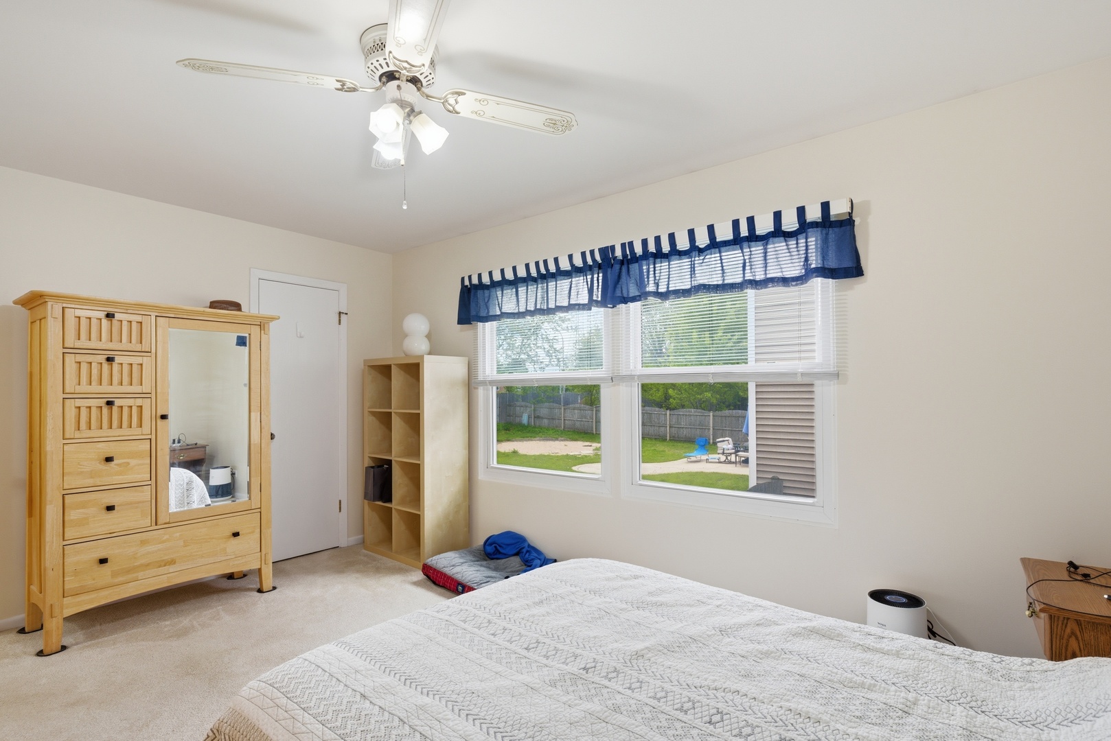 1375 Borden Drive, Elgin, IL 60120