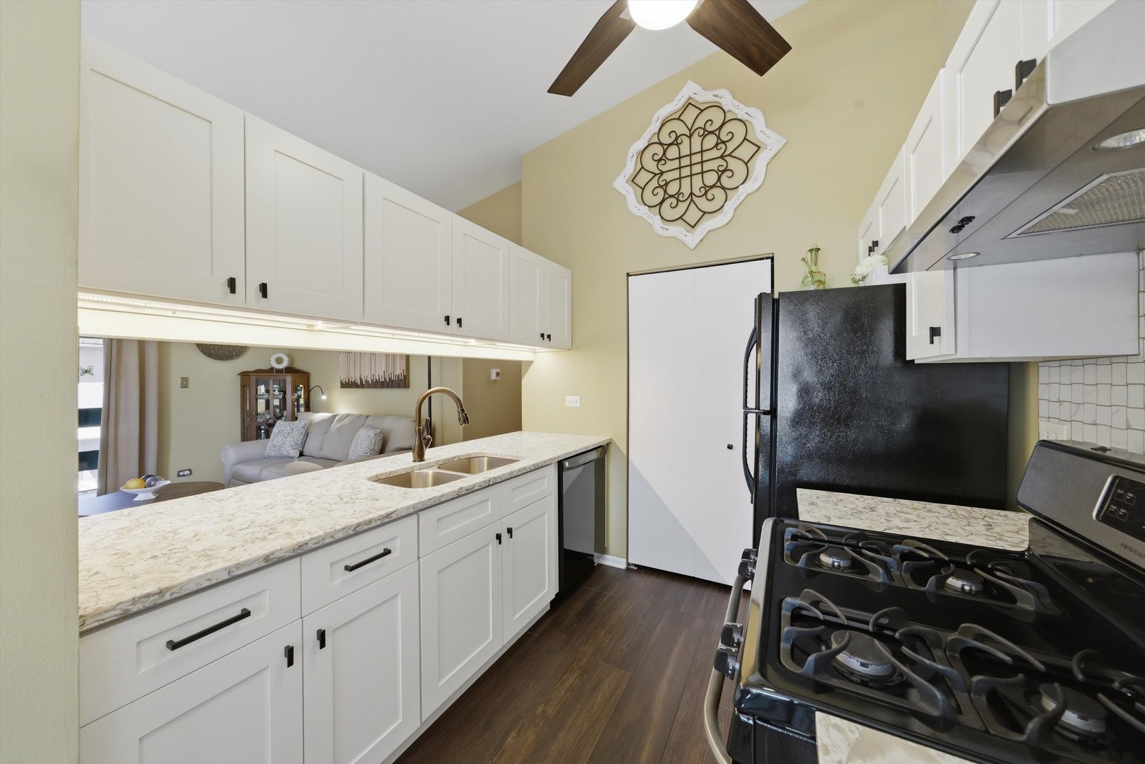 1 W Stonebridge Court #1C, Palos Hills, IL 60465