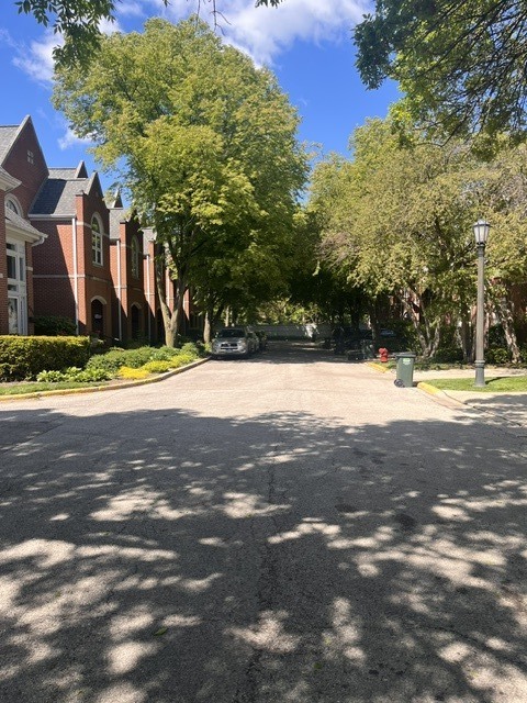 4252 W Harrington Lane, Chicago, IL 60646