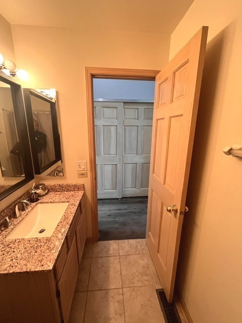 4252 W Harrington Lane, Chicago, IL 60646
