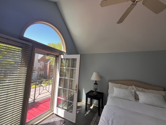 4252 W Harrington Lane, Chicago, IL 60646