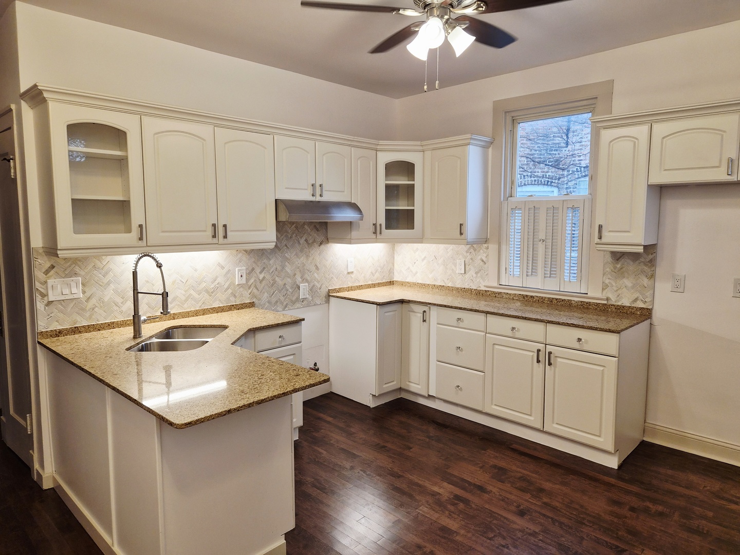 7826 S Bennett Avenue #2, Chicago, IL 60649