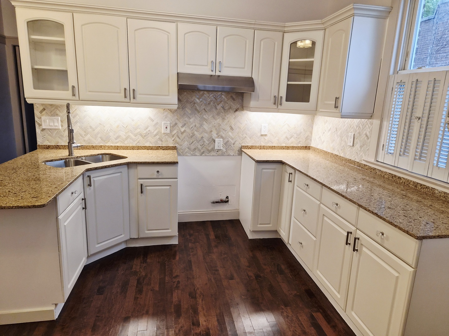 7826 S Bennett Avenue #2, Chicago, IL 60649