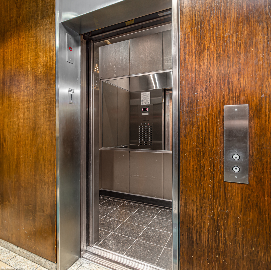 6700 S South Shore Drive #10G, Chicago, IL 60649