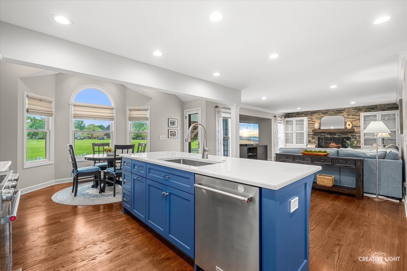 2576 Leach Drive, Naperville, IL 60564