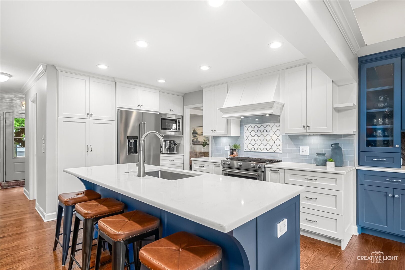 2576 Leach Drive, Naperville, IL 60564