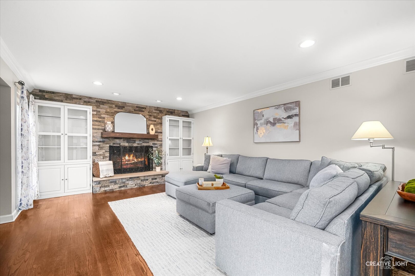 2576 Leach Drive, Naperville, IL 60564