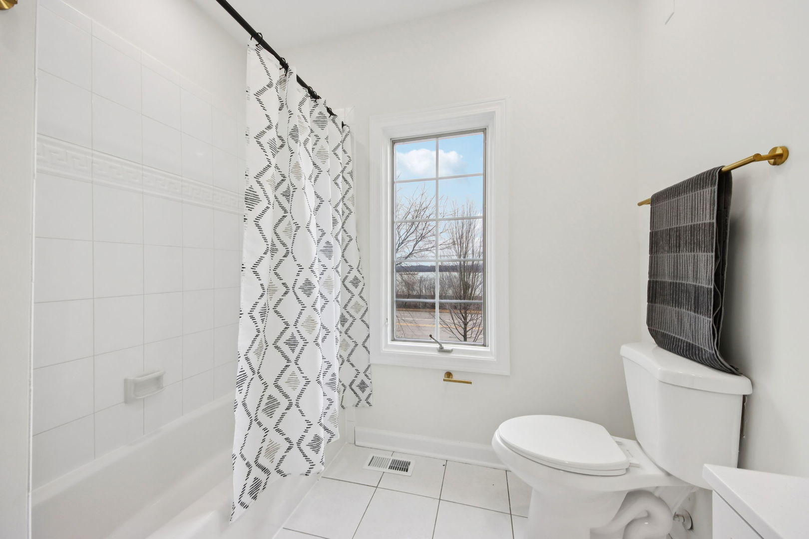 1022 Oakland Drive, Barrington, IL 60010