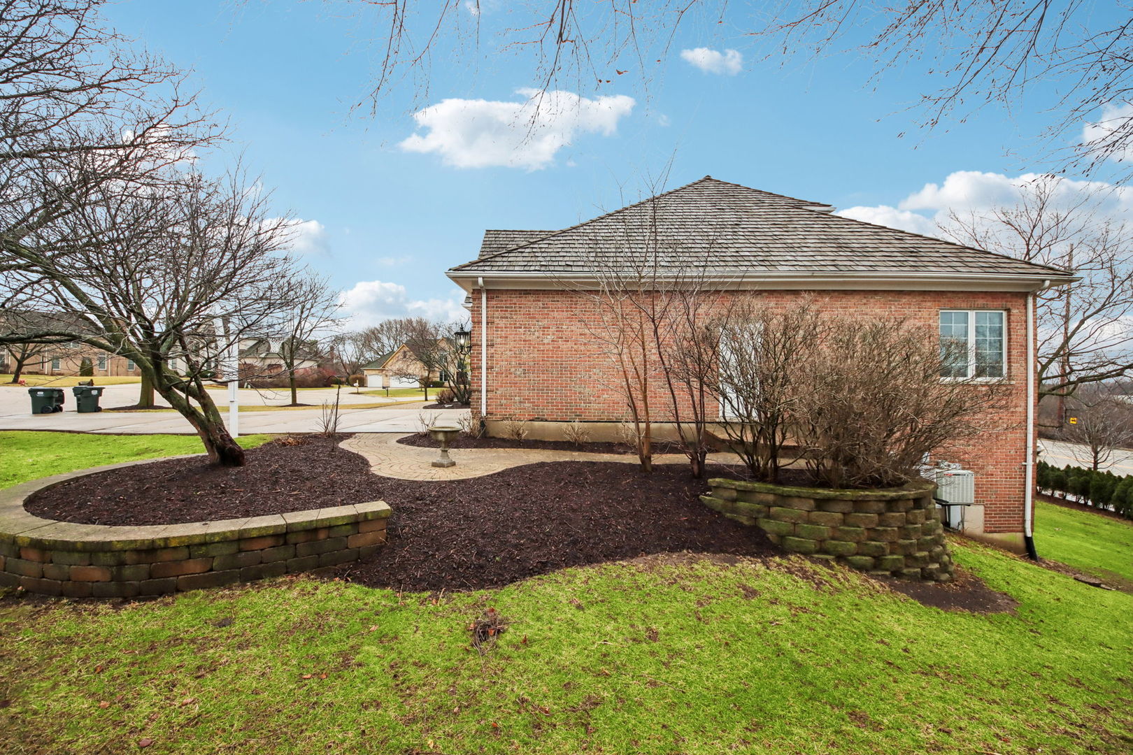 1022 Oakland Drive, Barrington, IL 60010
