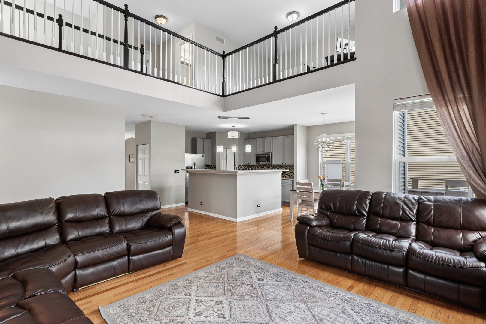 1013 Club Lake Drive, Antioch, IL 60002