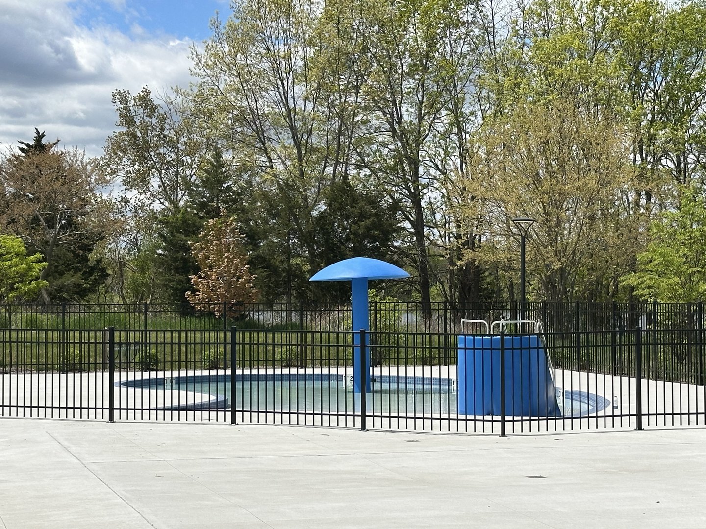 1013 Club Lake Drive, Antioch, IL 60002