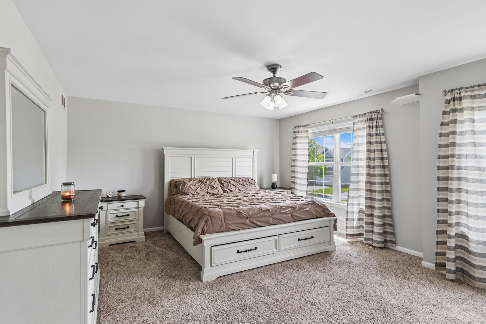 1013 Club Lake Drive, Antioch, IL 60002