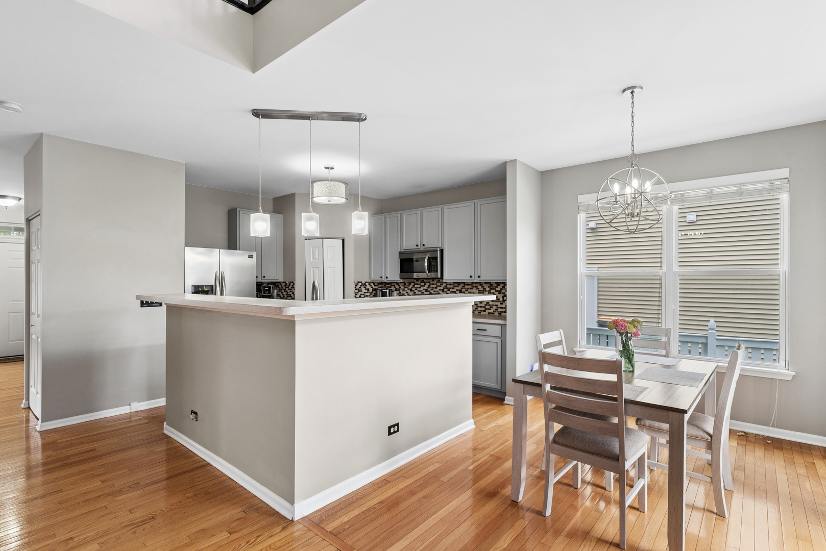 1013 Club Lake Drive, Antioch, IL 60002