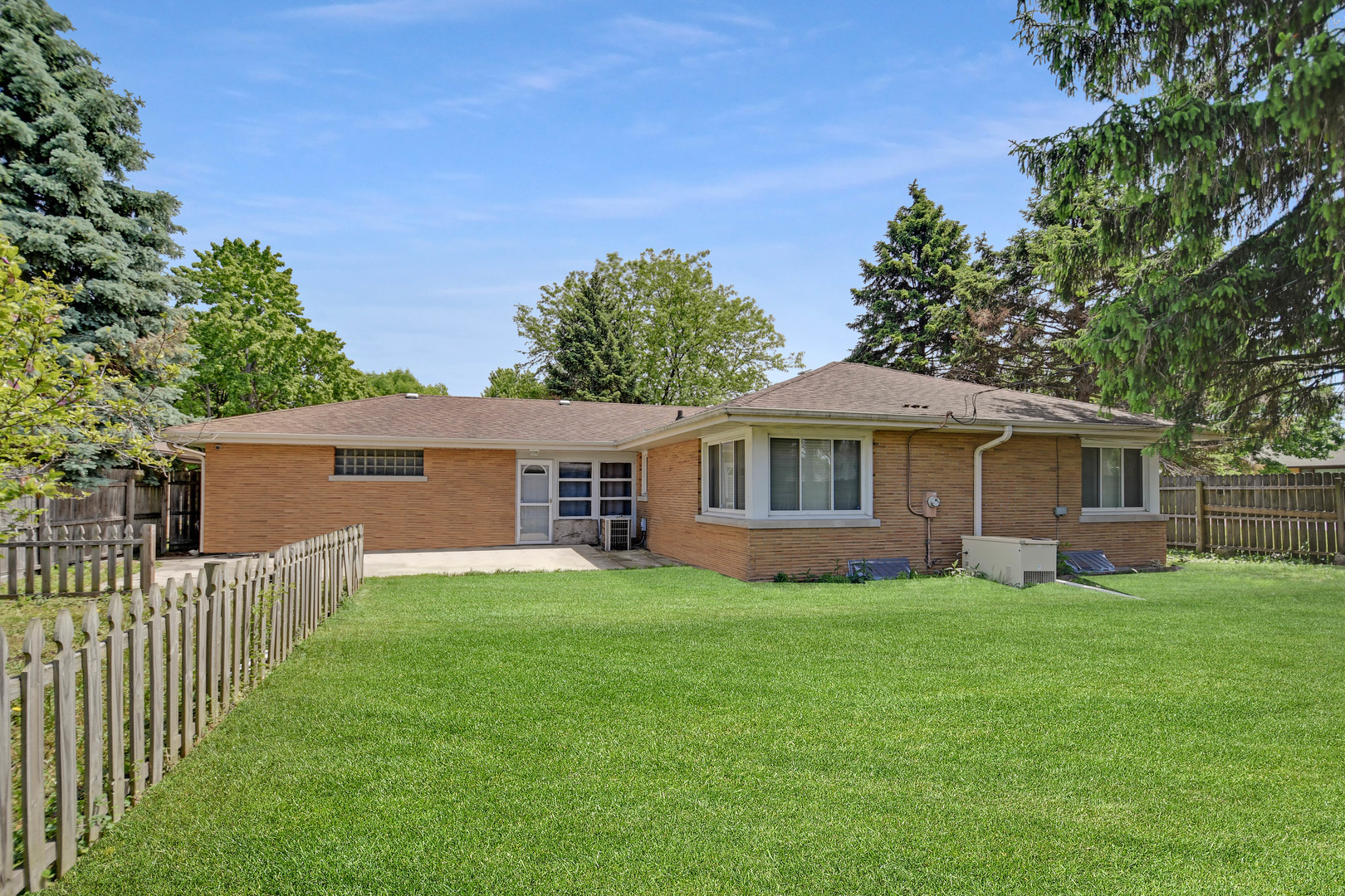 801 N Alann Drive, Joliet, IL 60435