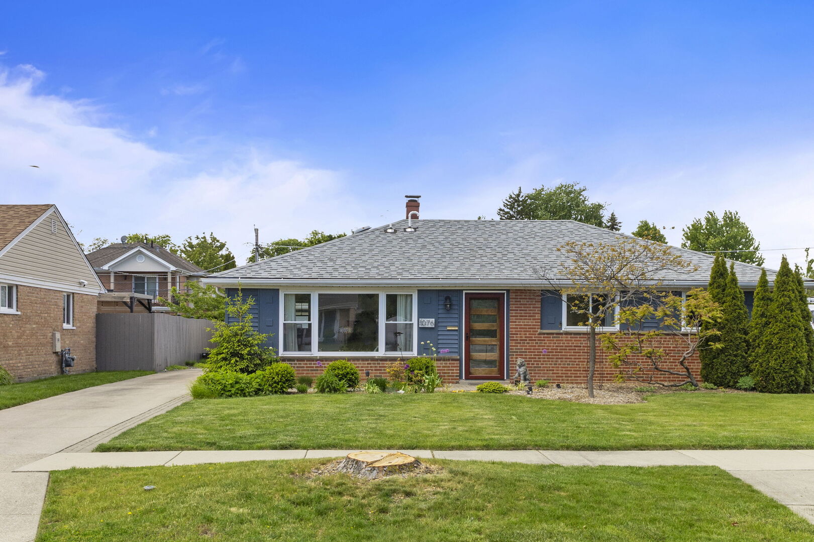 1076 S 3rd Avenue, Des Plaines, IL 60016