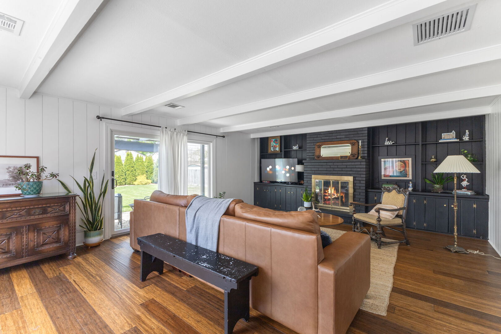 1076 S 3rd Avenue, Des Plaines, IL 60016