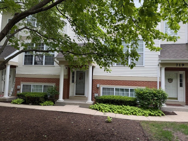 721 Pheasant Trail, St. Charles, IL 60174