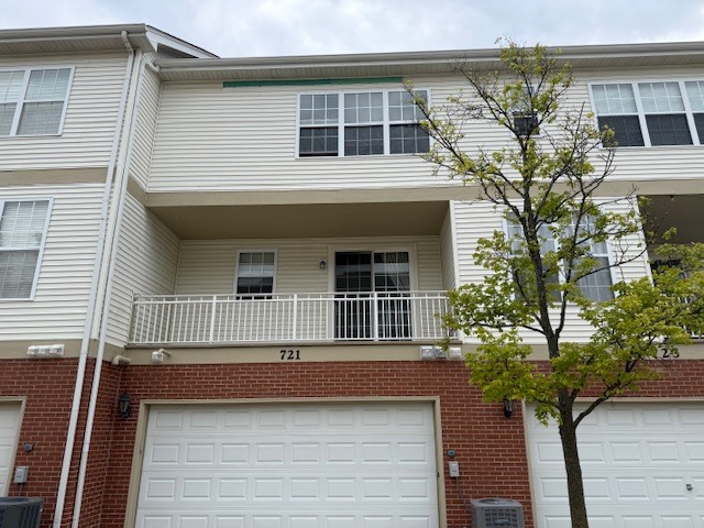 721 Pheasant Trail, St. Charles, IL 60174