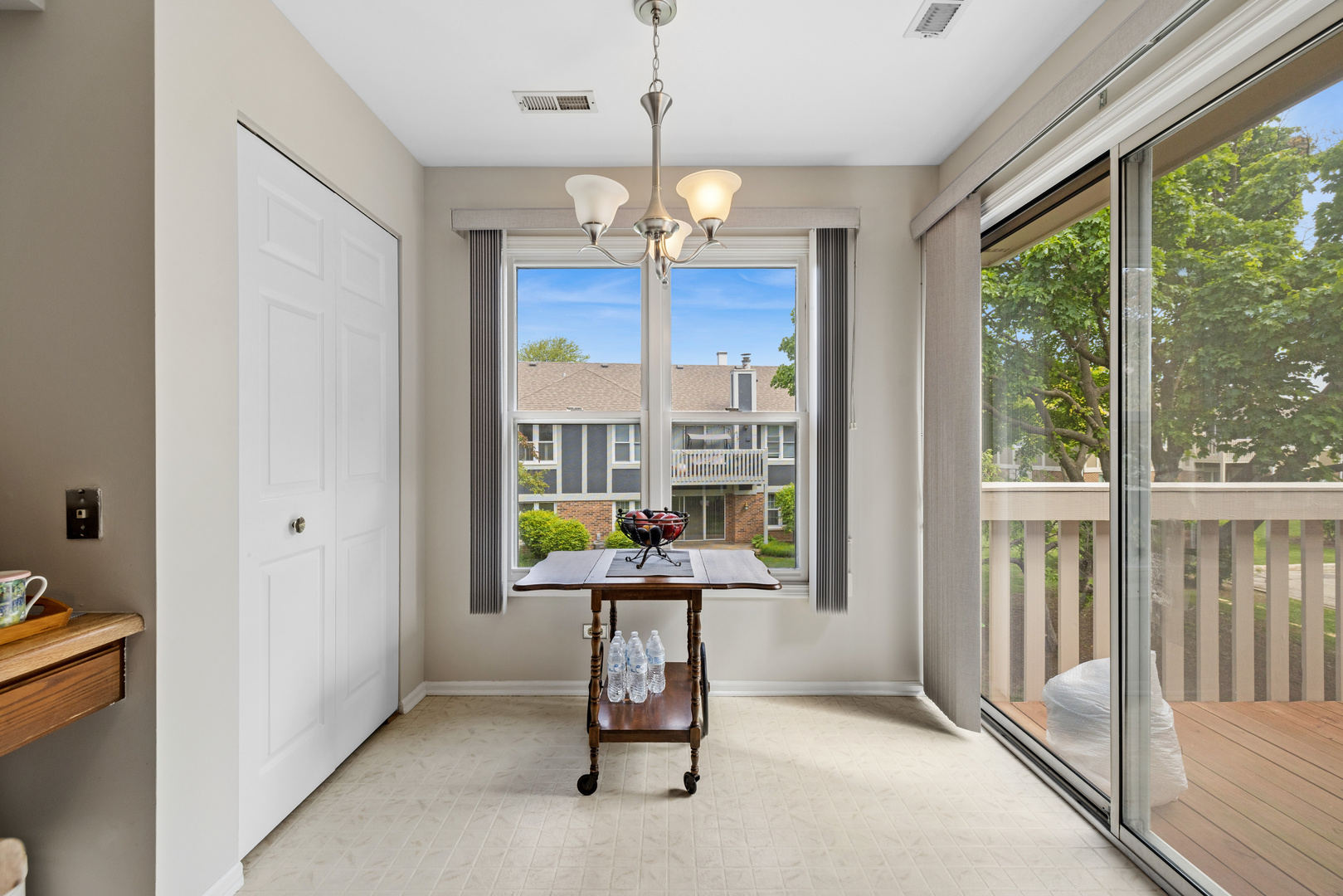 240 Southwick Court #240, Vernon Hills, IL 60061