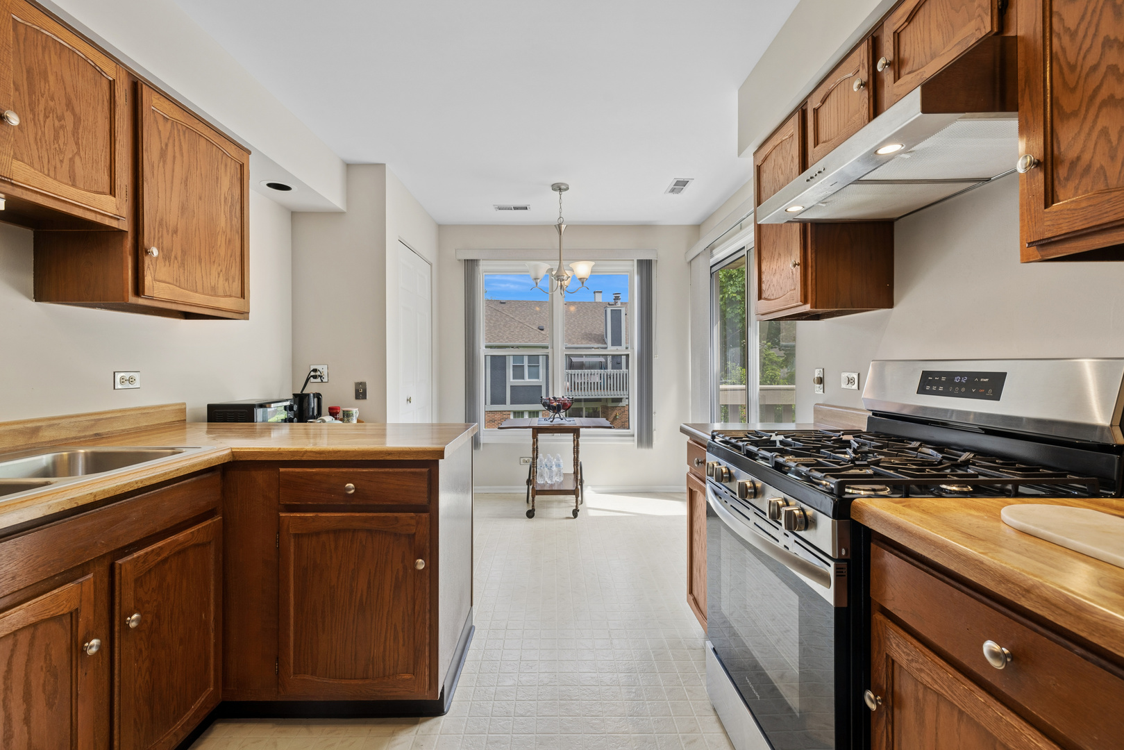 240 Southwick Court #240, Vernon Hills, IL 60061