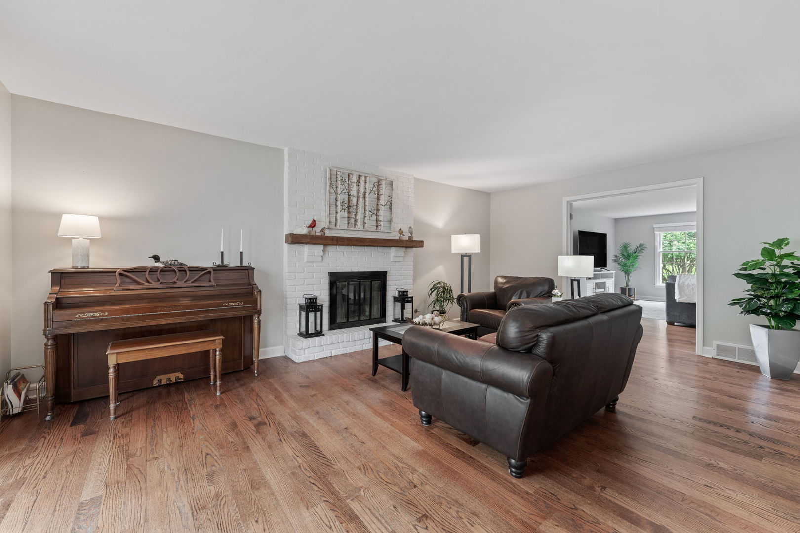 635 Oakview Drive, Algonquin, IL 60102