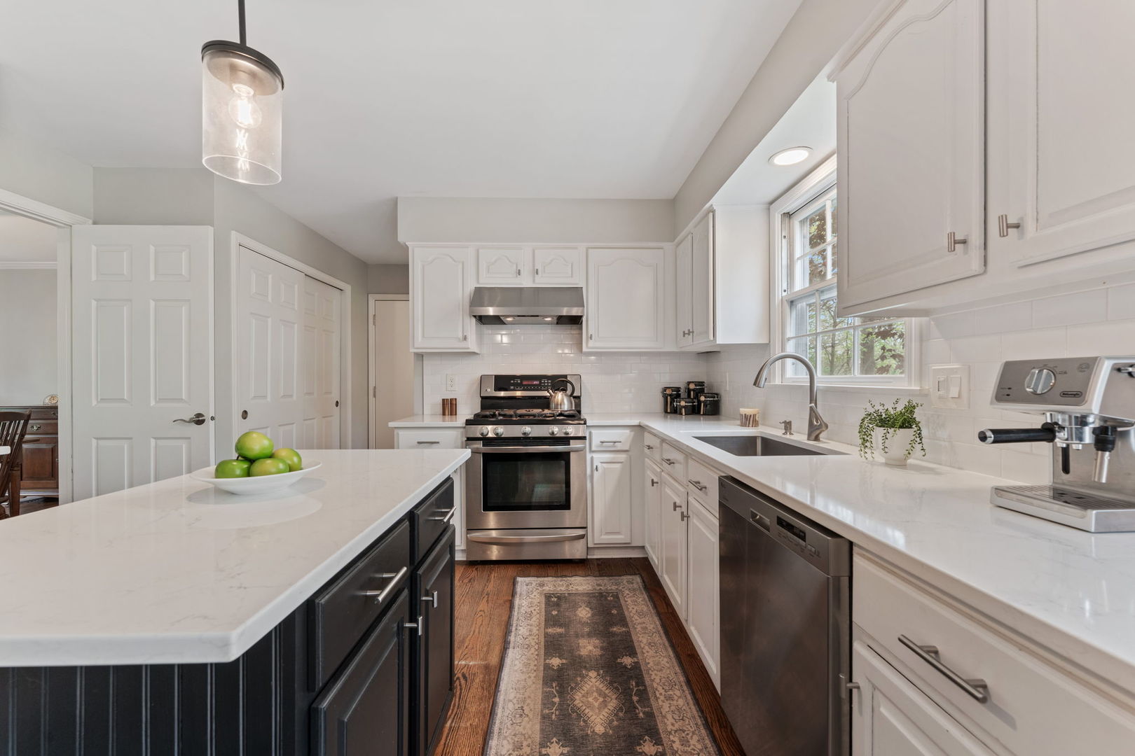635 Oakview Drive, Algonquin, IL 60102