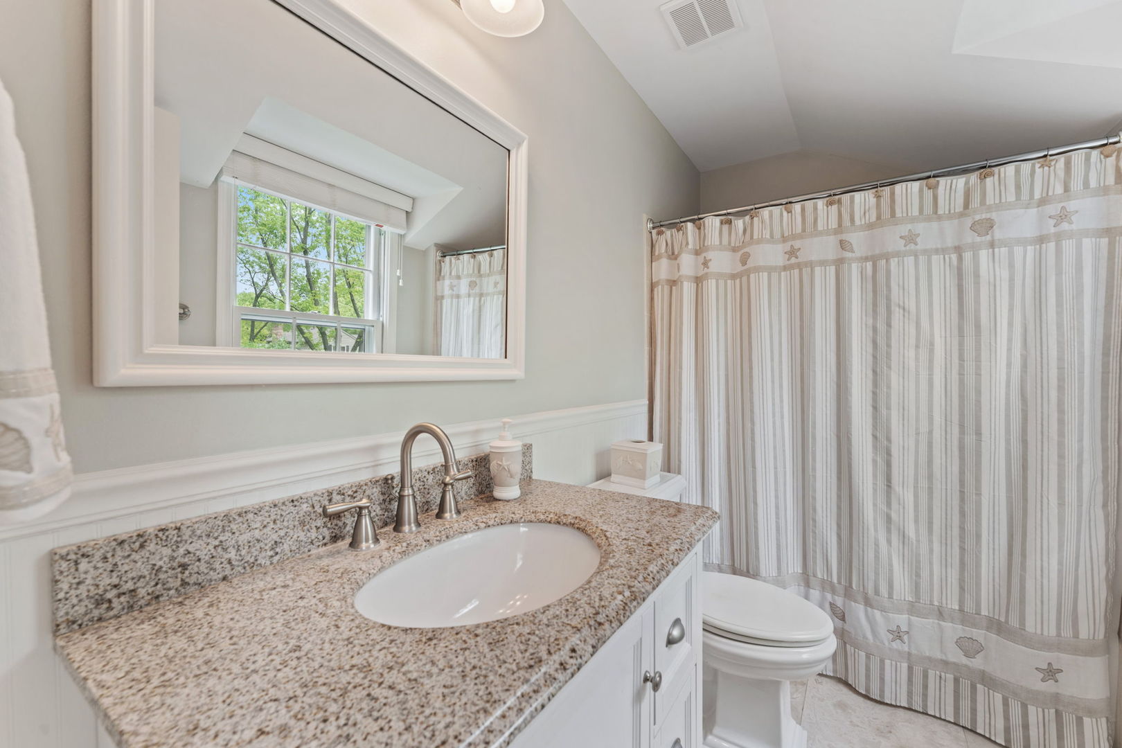 635 Oakview Drive, Algonquin, IL 60102